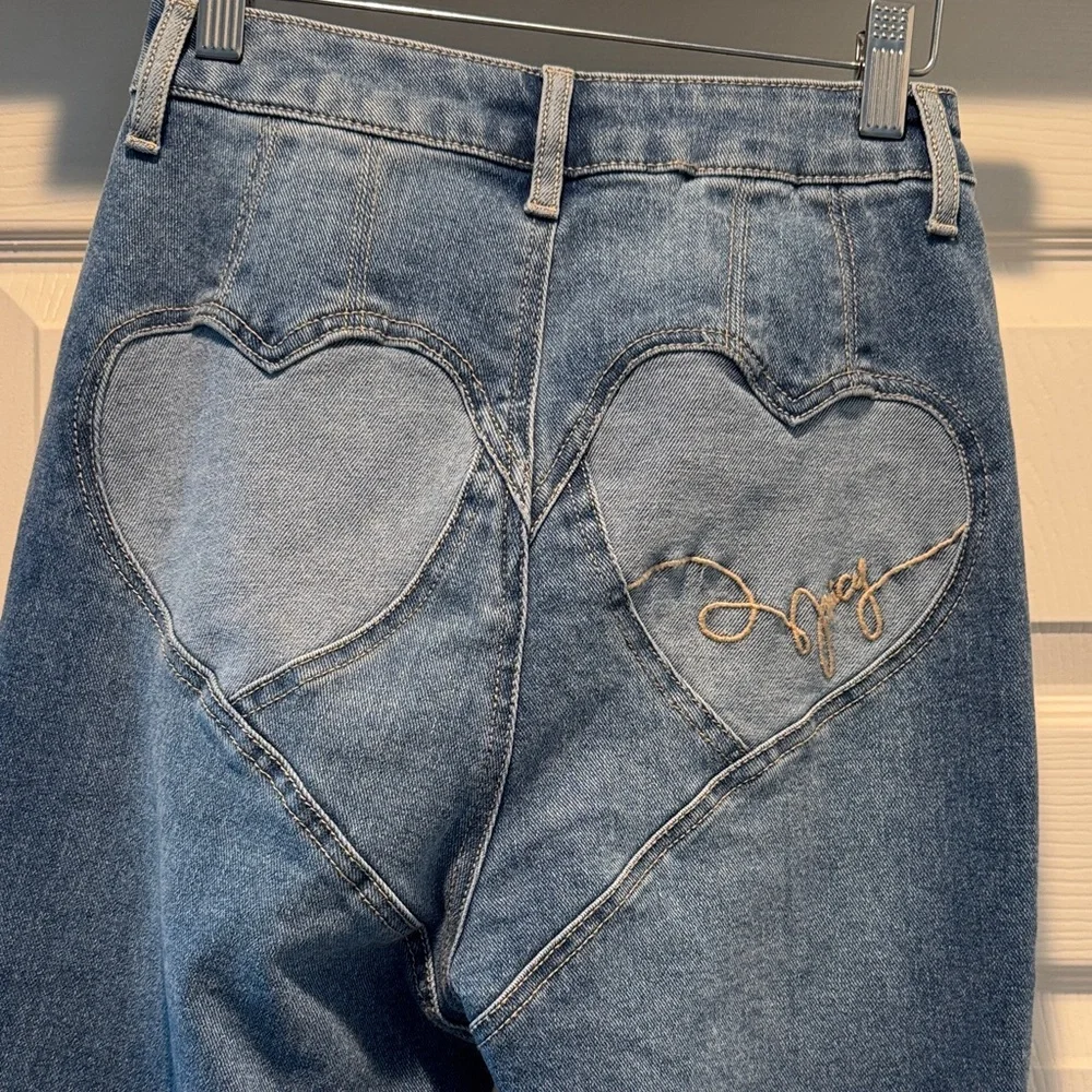 Juicy Couture 2 of Hearts Ankle Straight Leg Medium Wash Jeans 0/24 NWT - Picture 4 of 12